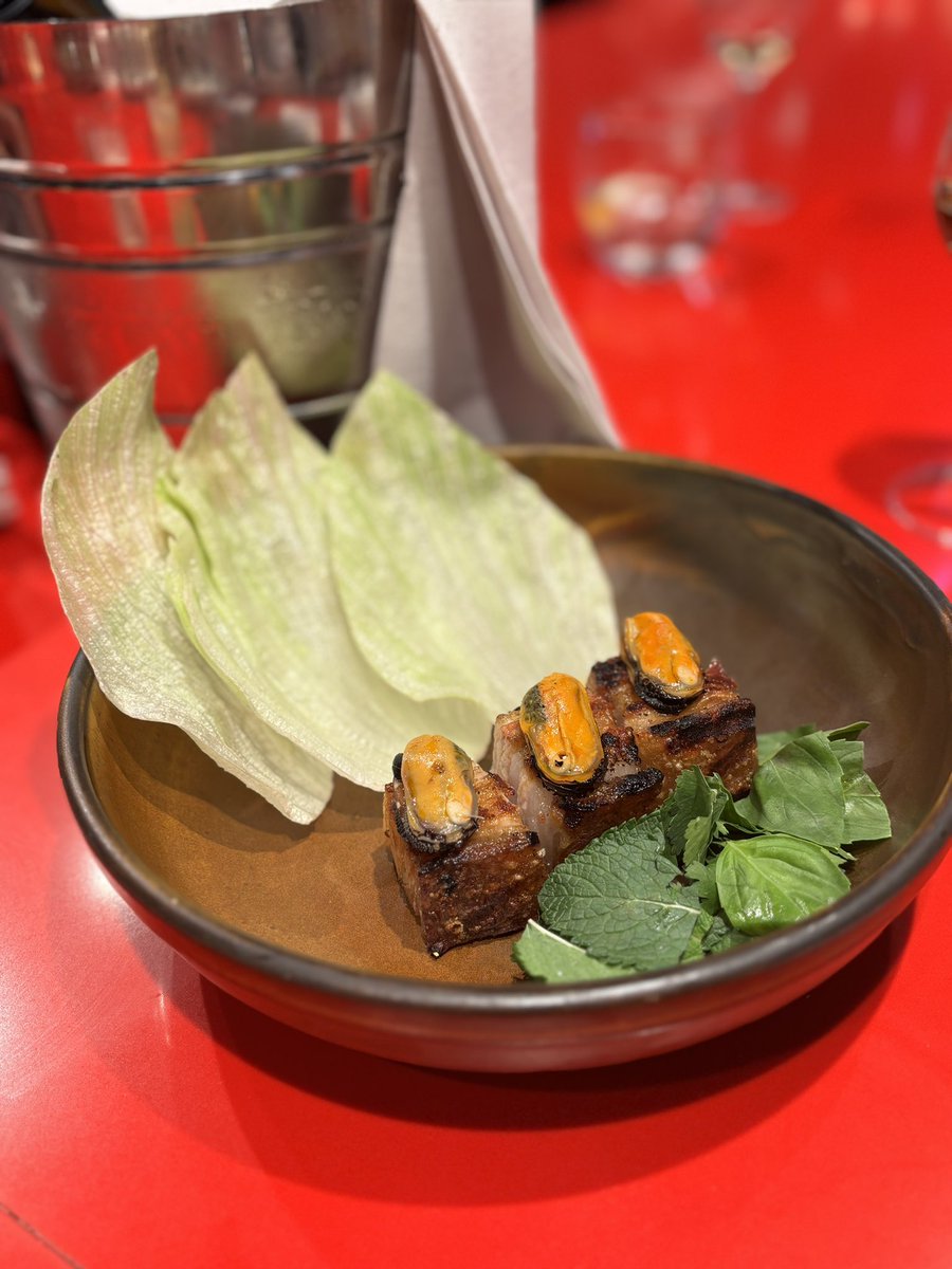 next_chef's tweet photo. Hay algún restaurante más divertido que @StreetXoMadrid ??  Cada día que voy me gusta más!! Enorme @Dabizdiverxo https://t.co/VFepcYQMKq