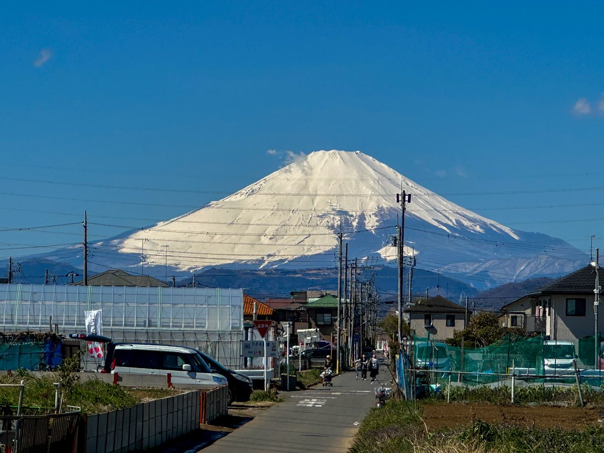 神奈川から見える富士山 #ファインダー越しの私の世界 #写真好きな人と繋がりたい #カメラ好きな人と繋がりたい #神奈川 #風景 #キリトリセカイ #一眼レフ #自分だけの世界観