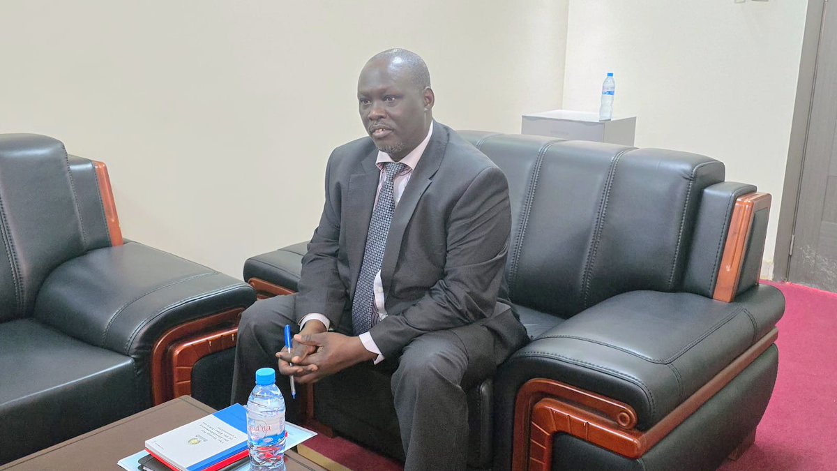 EALA Speaker, Rt Hon Joseph Ntakirutimana and Clerk Mr. Alex Obatre have recently wrapped up a three-day working trip to Juba, where they held consultations with #EAC Chair Council Hon. Deng Alor Kuol. The talks centered on #EAC affairs and budgetary concerns.