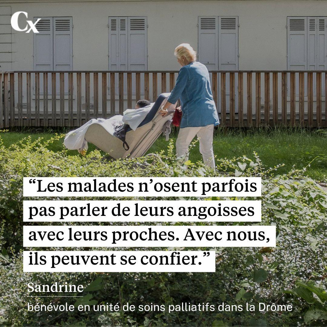 La Croix (@lacroix) on Twitter photo TÉMOIGNAGES 🔸 "Au contact des patients en fin de vie, on est dans une forme d’essentiel." Près de 6 000 bénévoles accompagnent chaque jour des personnes en fin de vie. Un engagement méconnu.
Par <a href="/JuliettePaquier/">JuliettePaquier</a>
la-croix.com/sante/fin-de-v… TÉMOIGNAGES 🔸 "Au contact des patients en fin de vie, on est dans une forme d’essentiel." Près de 6 000 bénévoles accompagnent chaque jour des personnes en fin de vie. Un engagement méconnu.
Par <a href="/JuliettePaquier/">JuliettePaquier</a>
la-croix.com/sante/fin-de-v…