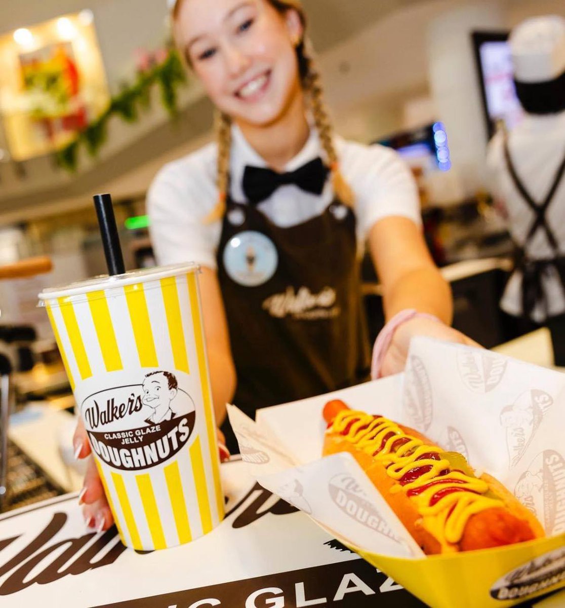 WalkersDougnuts's tweet photo. HOT DOG &amp; SHAKE 🥤🌭 THE PERFECT COMBO!
Don’t miss out on this delicious duo! Hot dogs and shakes to satisfy every craving 💛🍩
#Walkersdougnuts https://t.co/2vrgmllq4Y