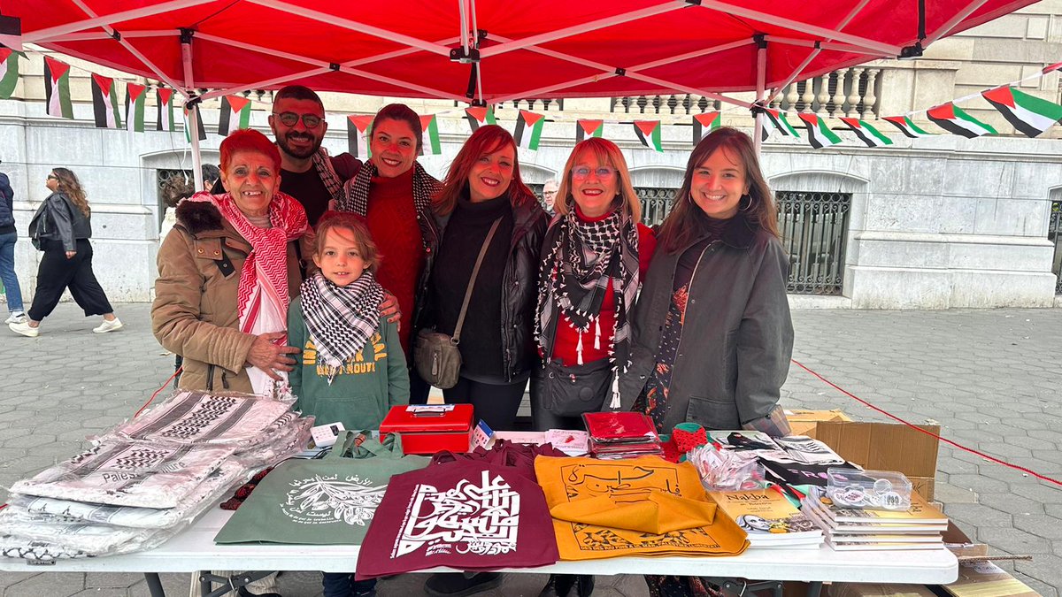 Palestina_cat's tweet photo. 🌹📖 Per la Diada de Sant Jordi tindrem una parada de llibres i material solidari amb @proucomplicitat i @KultCoop a l'altura de Roselló, 243 (BCN), tocant a Pg. de Gràcia.
#AturemElGenocidi https://t.co/FE0CUHZ6Ru