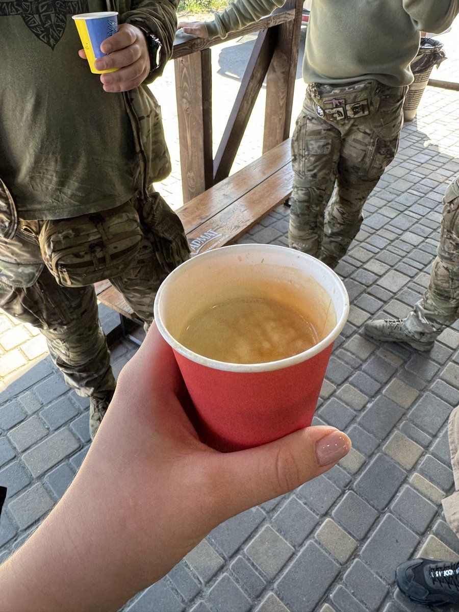 Кава на Подолі звісно смачна, але нічого не зрівняється із флет-вайтом із старої кава-машини десь в єбєнях Донбаса.