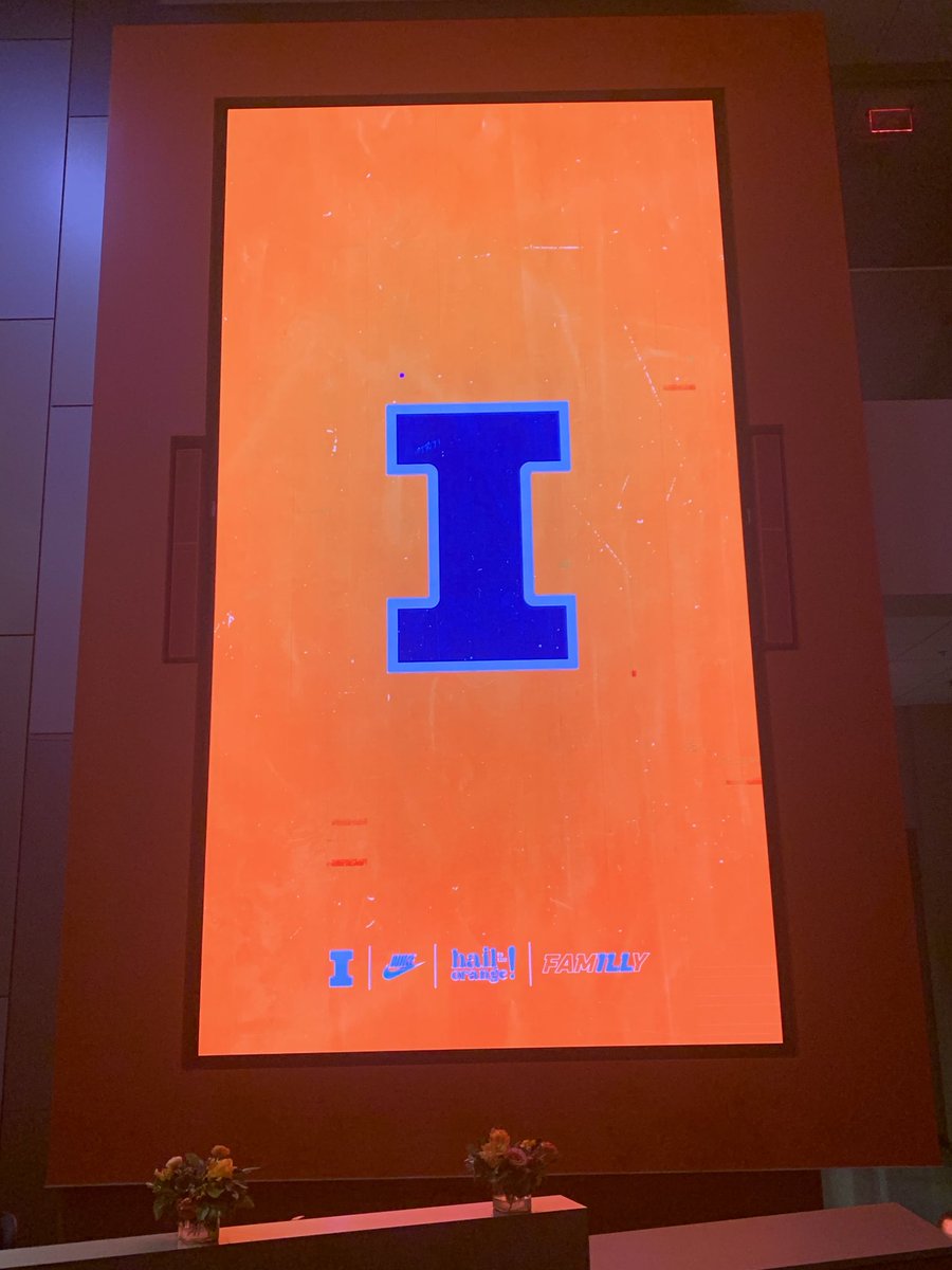 Sometimes the less said the more things are understood ⁦@IlliniFootball⁩ #famILLy #ILL #TheBlockI