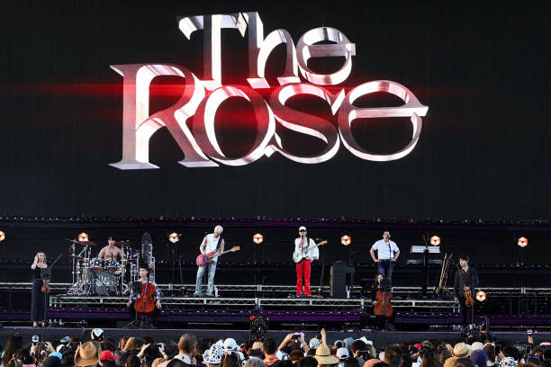 therose_gul's tweet photo. From busking on the streets of Hongdae in 2017 to taking the stage at Coachella in 2024. 
How far they've come 🥹❤️

#TheRose #더로즈 #ROSECHELLA https://t.co/xtrSjKA8d3
