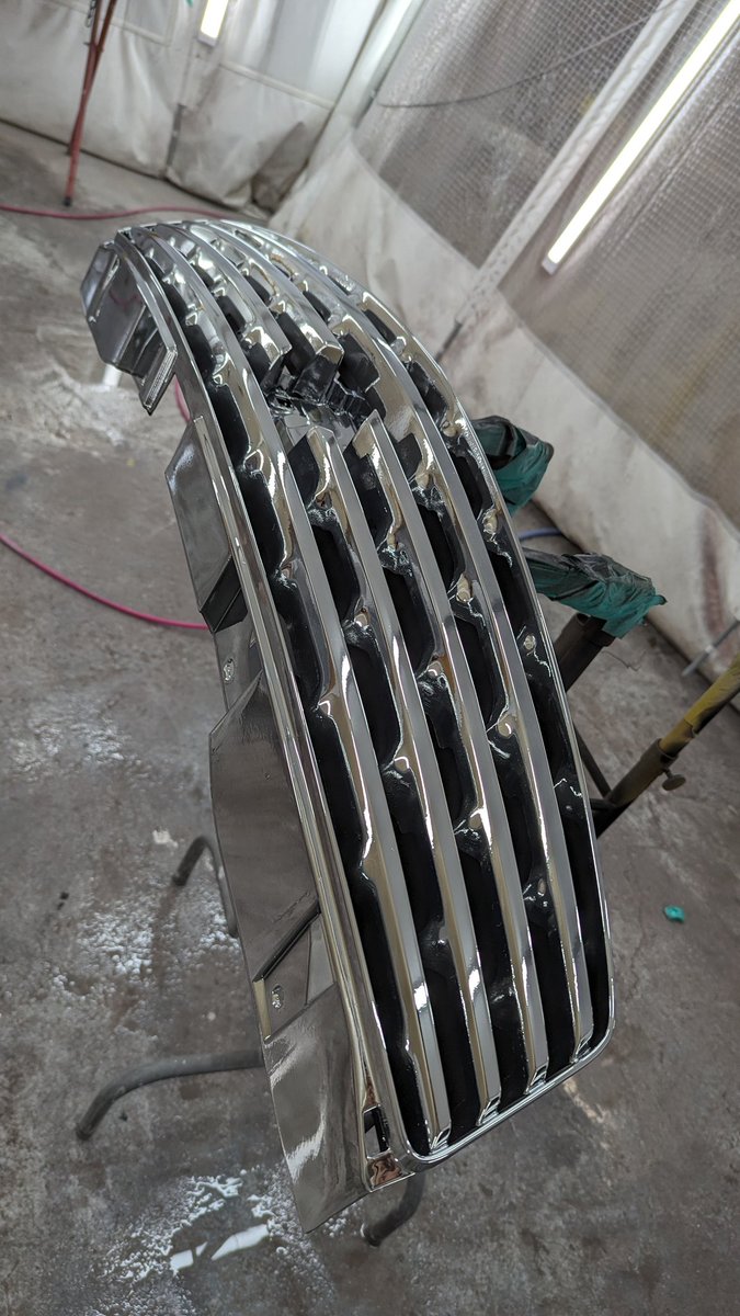 morrows_1151's tweet photo. 劣化したメッキグリルをメッキ塗装でリペア。ついでにサンプルも作りました

おぉすげぇーって言いながら塗ってたw

#メッキ塗装 https://t.co/7b2UQxiglq
