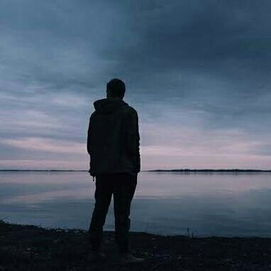 .
....................... ALONE ........................
.
Some People Come Into Your Life
Just
To Teach You ' How To Live Alone '
.
#Dard_e_Dil
Memories Can't Die .. 💔
@7n_Star_ @NMK155 @Aqrs_10_