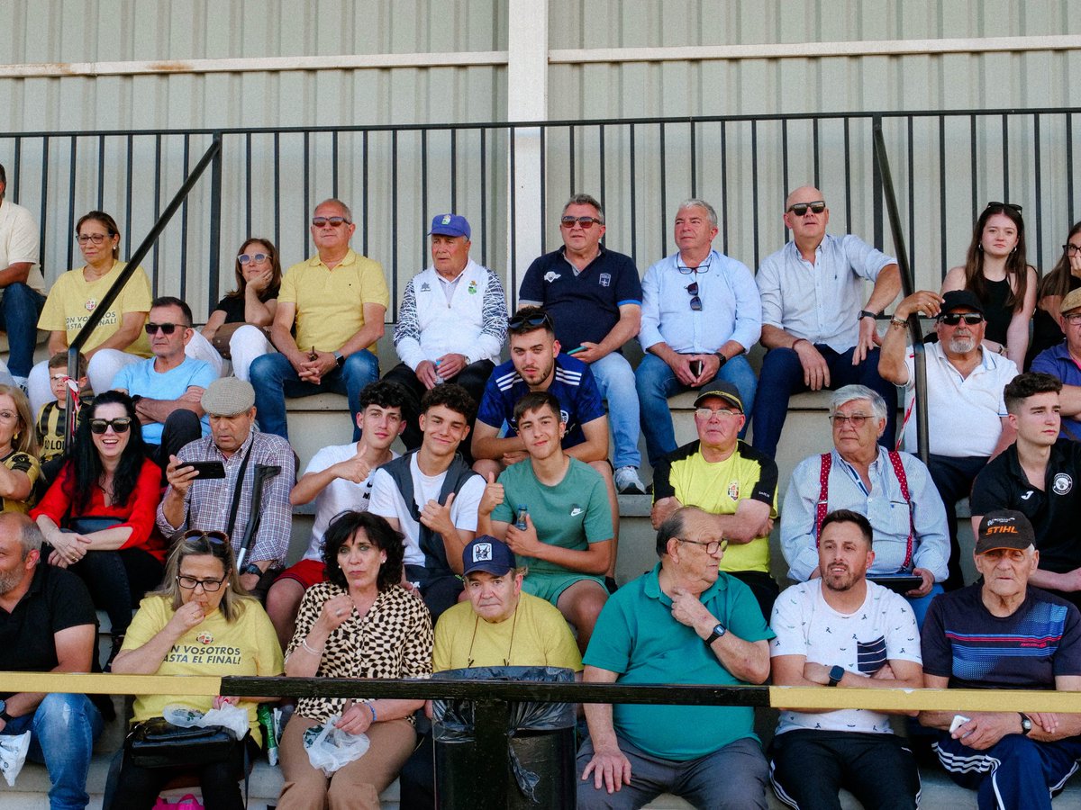 🤝🐝 Desde la #EFP queremos agradecer el trato y el respeto de la <a href="/ADLobon/">𝐀𝐃 𝐋𝐨𝐛𝐨́𝐧</a> y su afición antes, durante y después del partido.

¡Suerte en los #PlayOff! 🤞🍀

♾ #𝚂𝚒𝚎𝚖𝚙𝚛𝚎𝙲𝚘𝚗𝚝𝚒𝚐𝚘
💪 #VMP | #EFP 'A' 🔵⚪