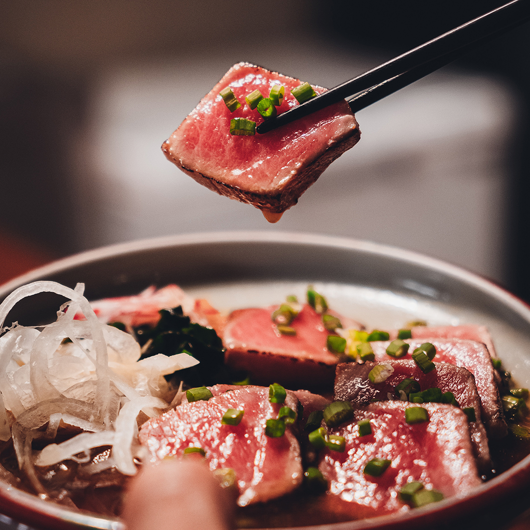 Sushi + #MaraMartín siempre son una combinación perfecta 🥂🍣