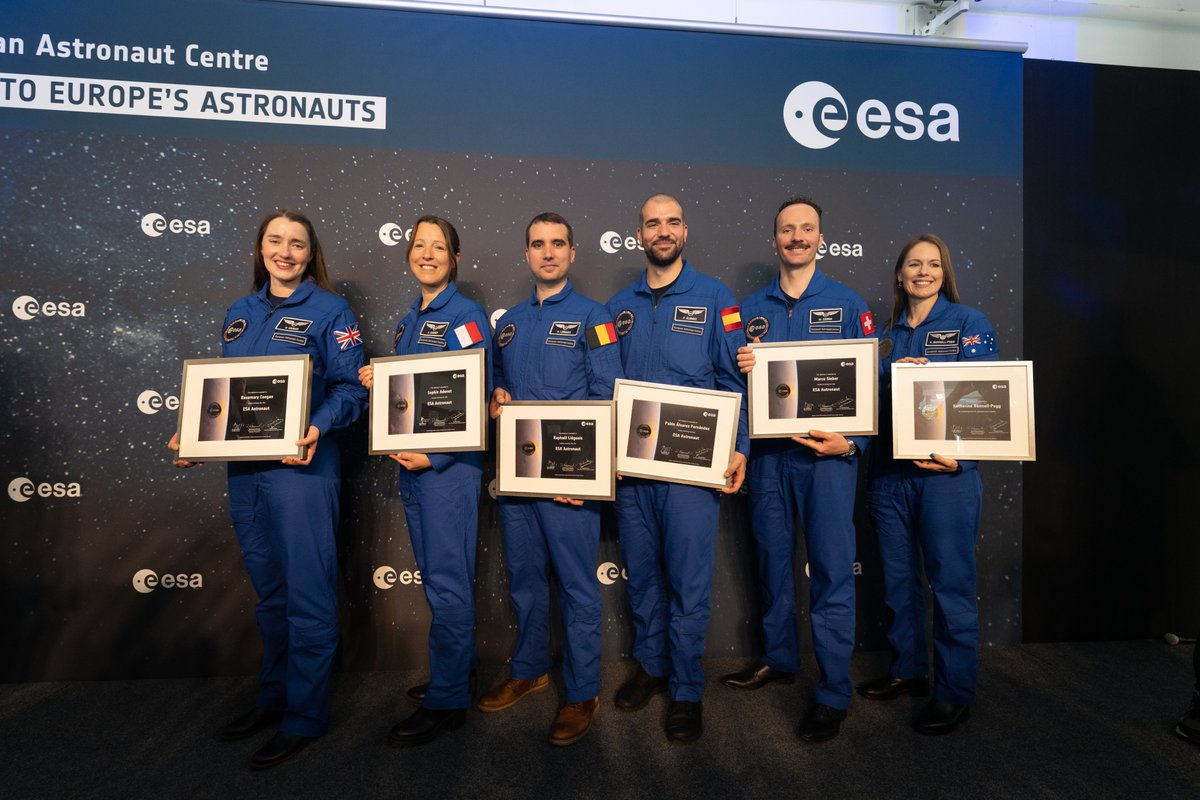 Introducing @esa's new class of astronauts! 🎓👏 Welcome to the astronaut corps @Soph_astro, @Astro_Pablo_A, @Astro_Rosemary, @Raph_Astro, @ESAastro_Marco and @AussieAstroKat. Incredible adventures await. 🚀✨ #ESAastro2022 #TheHoppers 📸 ESA - P. Sebirot