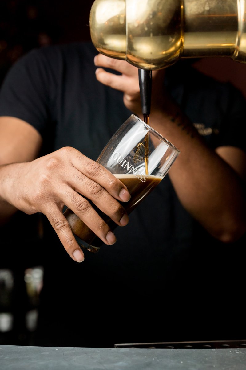 Perfect pour for every pint 👌

#guinness #beer #ireland #pub #irish #stout #heineken #guinnessbeer #rugby #stpatricksday #bar #food #craftbeer #guinnessstorehouse #carlsberg #bintang #beerstagram #jameson #guinnessdraught #cheers #birra #pint #anker #beerlover #photography