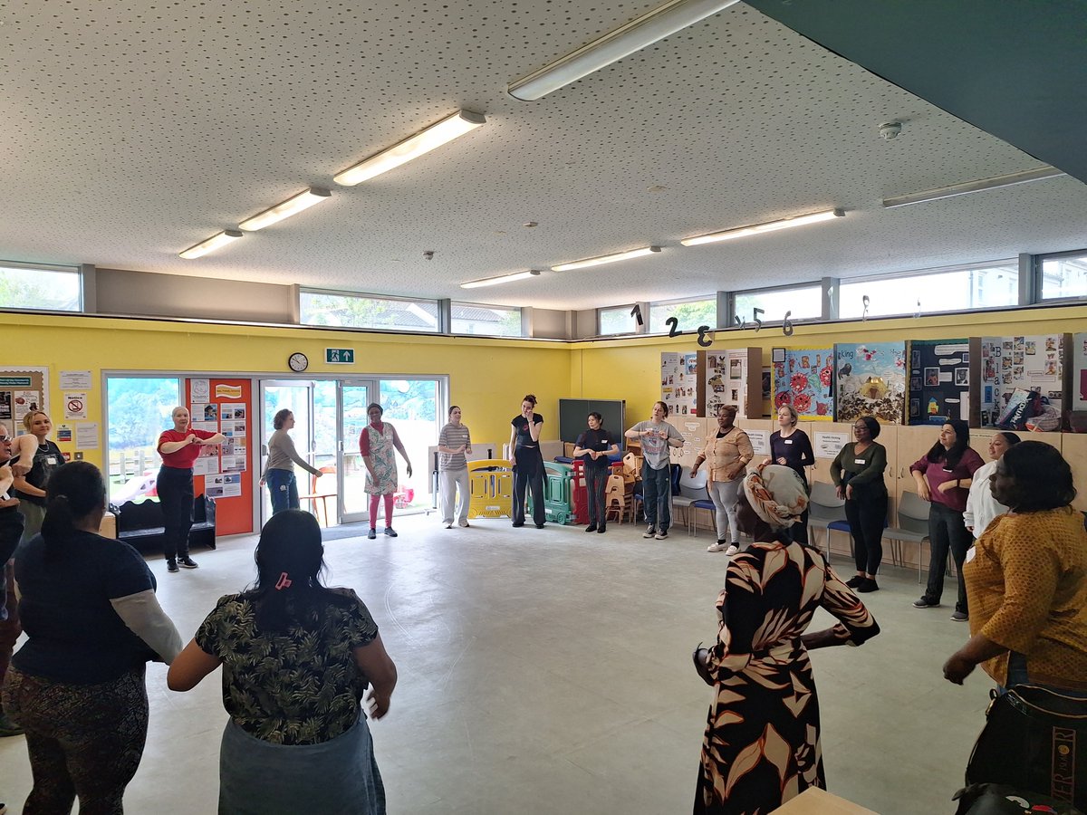 What a great energetic start of the day doing dance with @proteindance and their 'The Place' students. Dancing for our wellbeing, dancing for inclusion, dancing for meeting across cultures and dancing for creating change 💪✨️