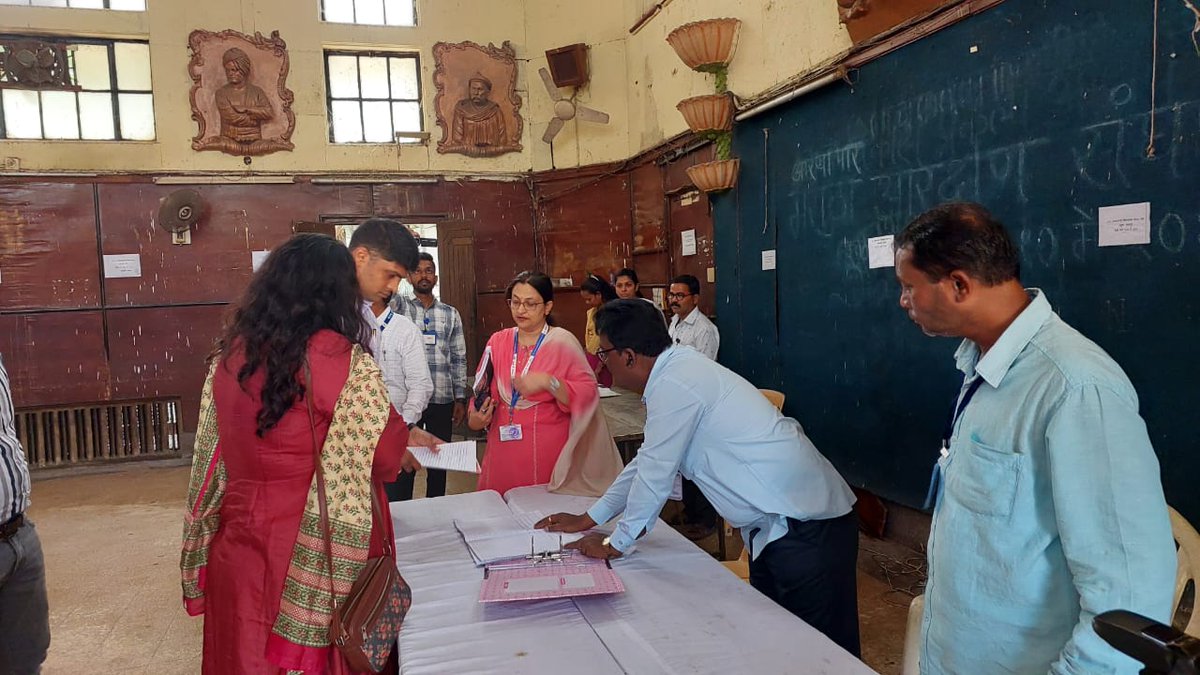 दिनांक २२ एप्रिल २०२४
सार्वत्रिक लोकसभा निवडणुक २०२४
मा.निवडणुक निरीक्षकसो यांची २७९ इचलकरंजी विधानसभा मतदार संघ येथे भेट