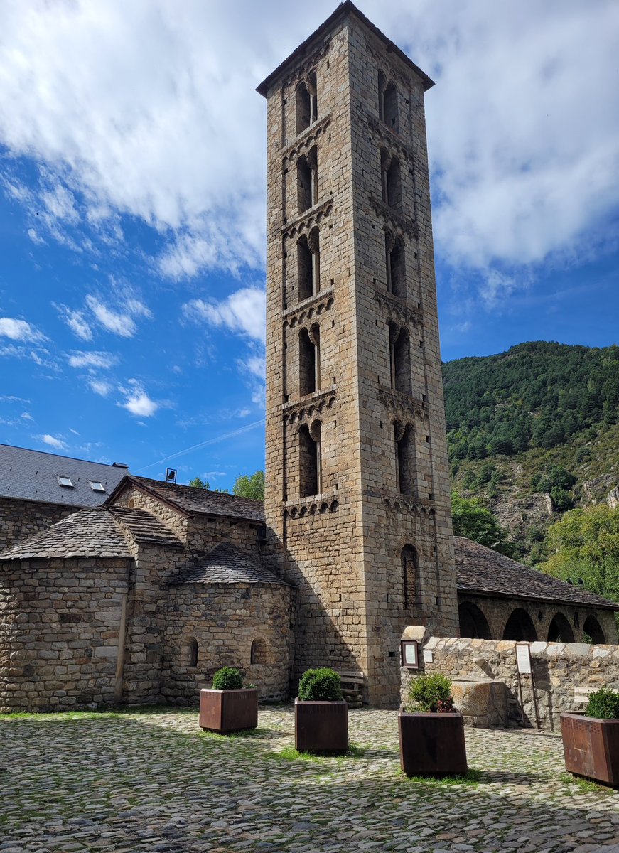 The wonderful Romanesque church of the village of Erill la Vall. Boí Valley. Catalonia. 😘❤️💙