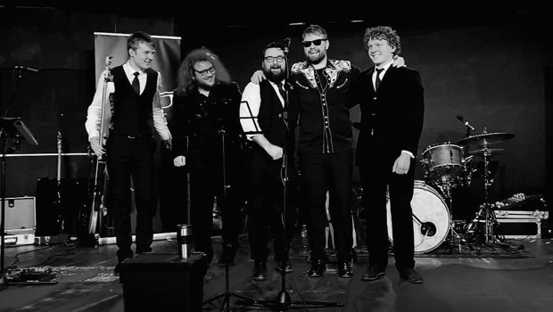 🎶This FRIDAY 7.30pm The Roy Orbison Experience fronted by incredible voice of Oliver Harris. Oh, Pretty Woman, You Got It, I Drove All Night, Penny Arcade & more, faithfully replicating the unique sound of Roy Orbison with incredible attention to detail ilkleyplayhouse.co.uk/IlkleyPlayhous…