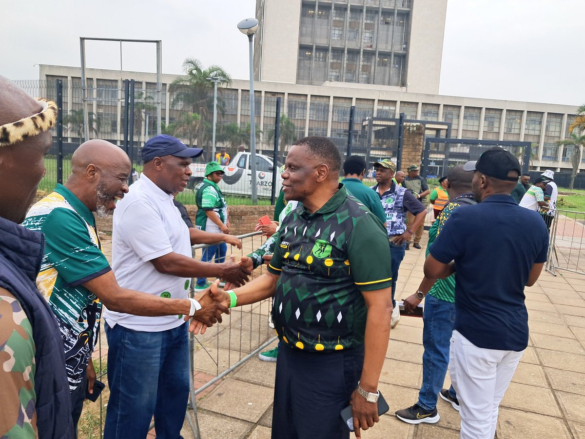 PICS: Dr Kwazi Mbanjwa, the former KwaZulu-Natal Director-General and former advisor to former President Jacob Zuma, outside the Durban High Court. Mbanjwa is now a member of the MK Party. @ScrollaAfrica