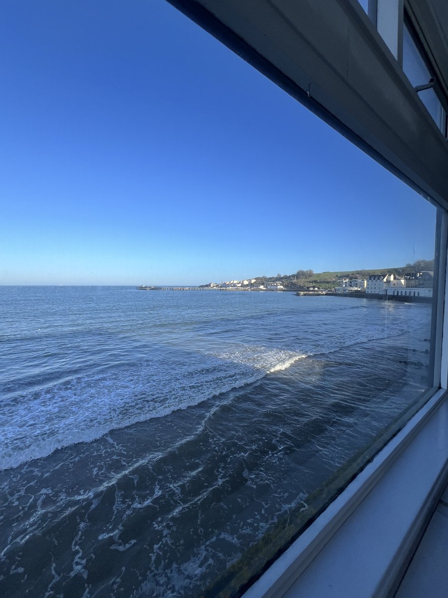 Whilst we had the sunshine over the weekend, it's not as blue skies today but The Showbar - Upstairs at The Mowlem  is open until 2:30pm then again from 5:30pm for drinks and views of Swanage bay.