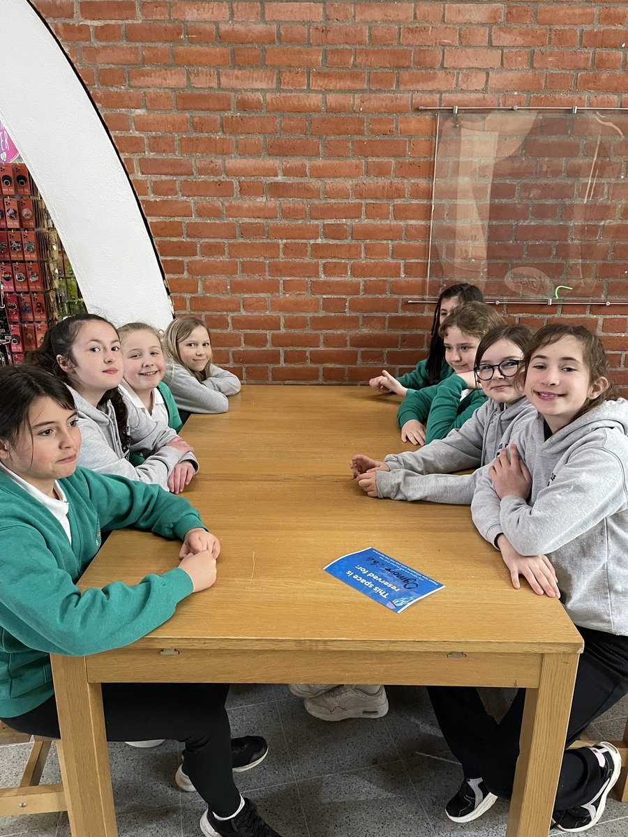 Dosbarth_Class9 tweet media