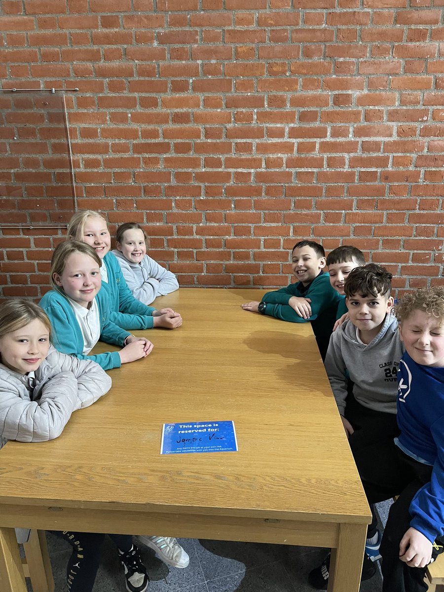 Dosbarth_Class9 tweet media