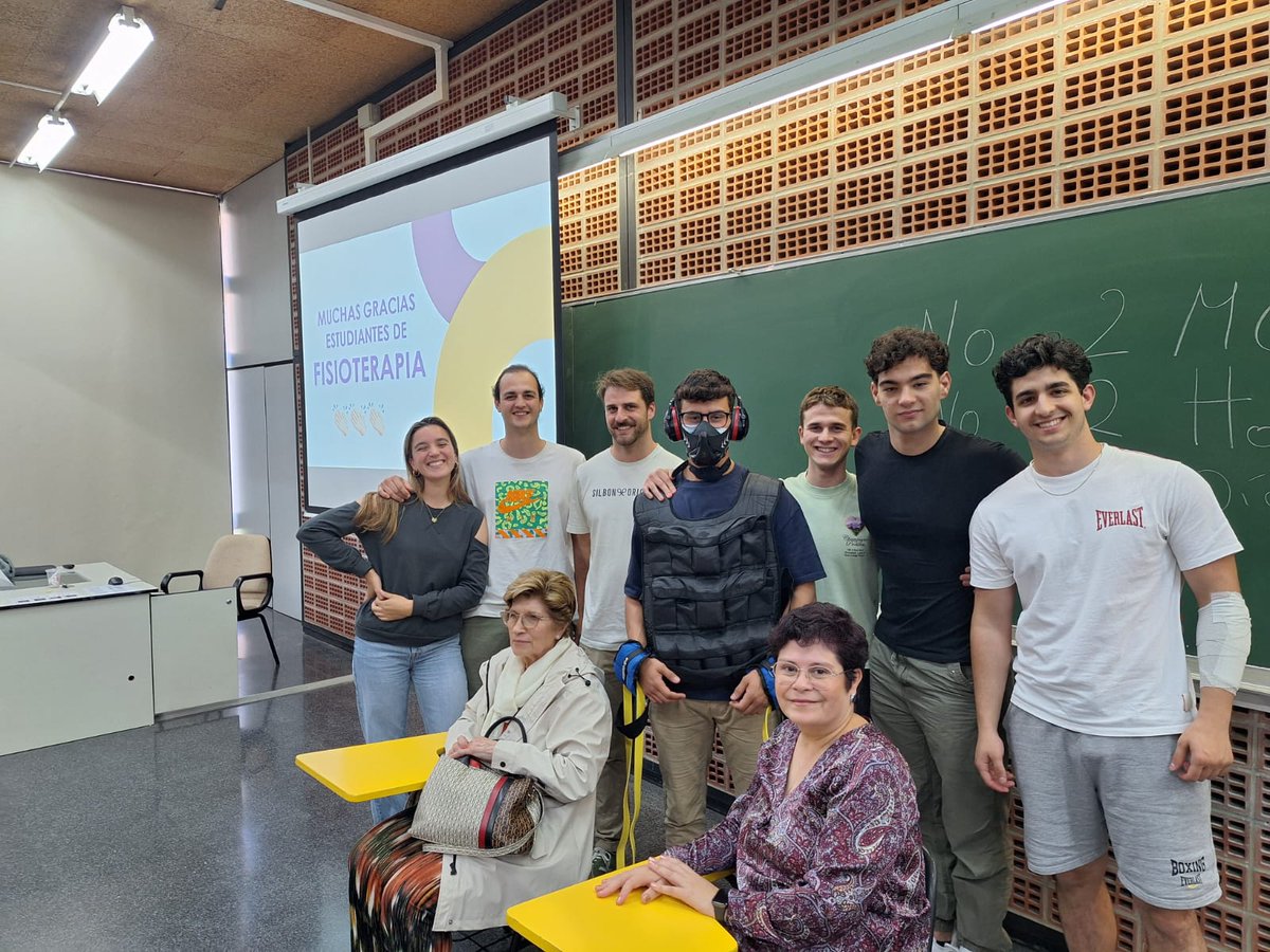 AMESMIASTENIA's tweet photo. 💚 Del 15 al 19 de abril de 2024, AMES ha participado en unas jornadas de ensayos clínicos en la Facultado de #Fisioterapia de de la #Universidad de Valencia.
🥰Muchas gracias a la @universitat por dar visibilidad a la Miastenia
#Miasteniavisible #UV #fisioterapia #ExperienceBox https://t.co/UqUQxJ1Nnq