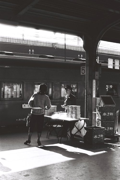 大阪発米子行きの鈍行列車（723レ）。