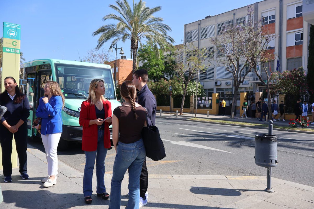 🚨Bono Joven🪪 Una tarjeta gratuita para el autobús urbano destinada a los jóvenes menores de 30 años.

🚌De esta modo, nuestros jóvenes podrán utilizar los autobuses urbanos totalmente GRATIS en todos sus recorridos y horarios.
