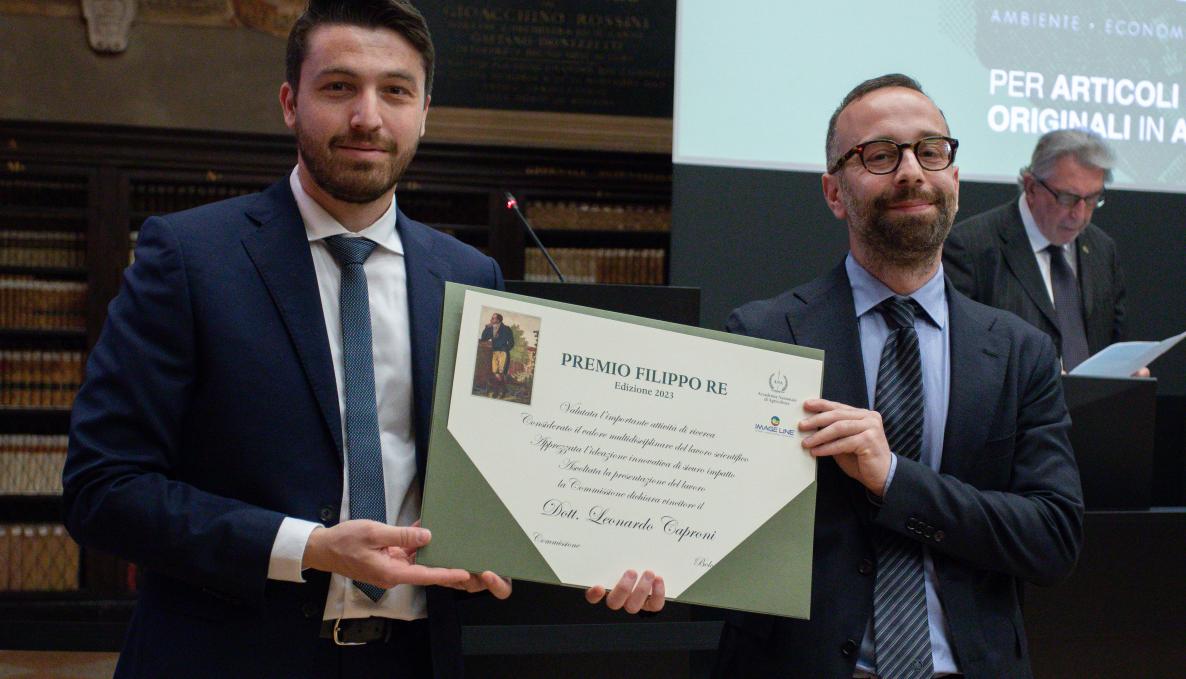 #Congrats Leonardo Caproni, Assistant Professor at @SantAnnaPisa, is the winner of the fifth 'Filippo Re prize' with his study on the impact of the #ClimateCrisis on agroecosystems and #FoodSecurity in #Ethiopia ⤵️ santannapisa.it/en/news/acknow…