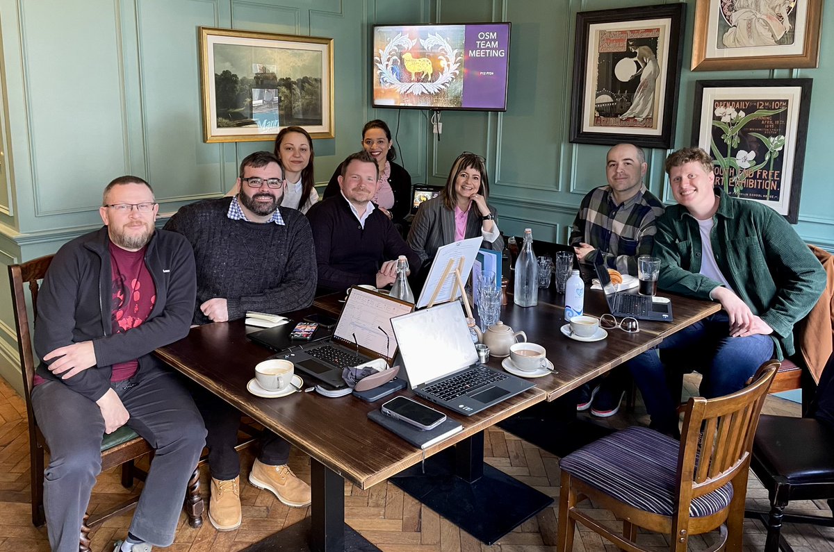 thehalfwayhouse's tweet image. Some happy faces in our meeting room😁

Have you thought about working from the pub? We have the perfect private room! With a screen &amp;amp; tasty pub grub, it’s a great place to spend time with the team outside of the office🥳

Get in touch to find out more!

#Earslfield #WorkFromPub