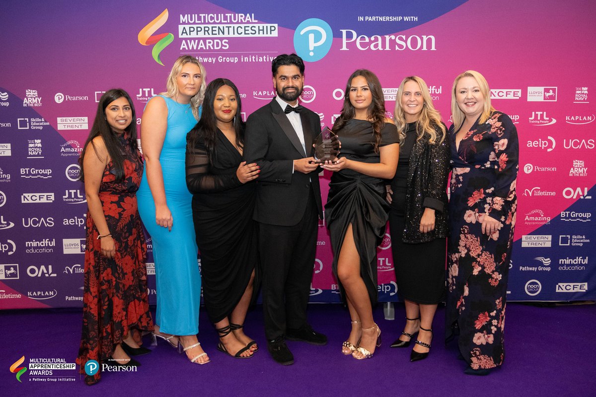 🏆 CONSTRUCTION SERVICES 🏆 Throwback to The Multicultural Apprenticeship Awards 2023 when @HS2ltd won #Construction Services #EmployerOfTheYear! …lticulturalapprenticeshipawards.co.uk Sponsored by @stwater #MCAppAwards #Apprenticeship #Apprenticeships