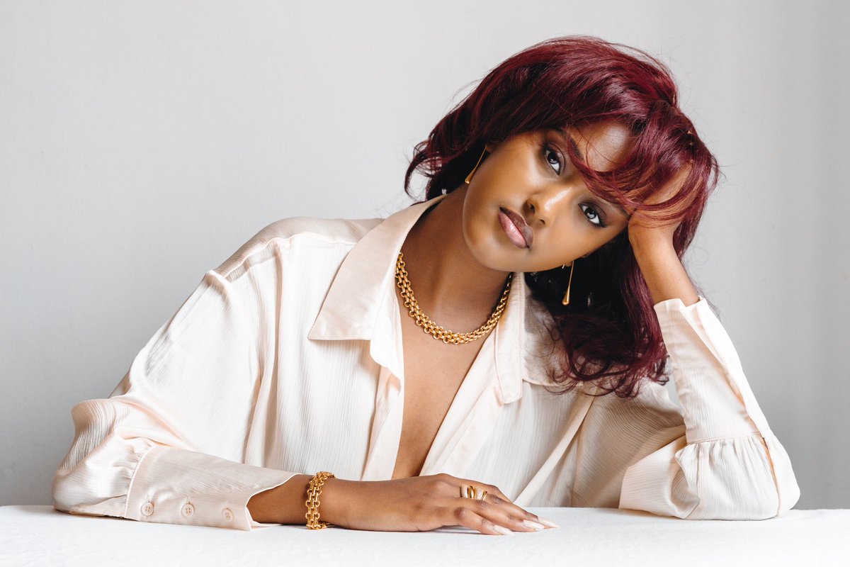 ZionHaile's tweet photo. Stills shot for my favorite Yedesh Essentials a curated jewelry boutique!
✨ All pieces are non tarnish 14/18K.
Muse: Kibir Girma
#clientswork https://t.co/YNRxPiztLY