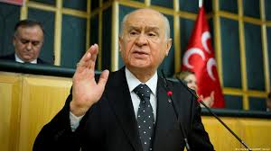 📍#SONDAKİKA MHP Genel Başkanı Devlet Bahçeli: Türk bayrağını kabullenemeyen şerefsizlerin Türkiye Cumhuriyeti vatandaşlığından derhal çıkarılması, mallarına-mülklerine el konulması, bunun yanında DEM Parti hakkında kapatma davasının açılarak bölücü milletvekillerinin