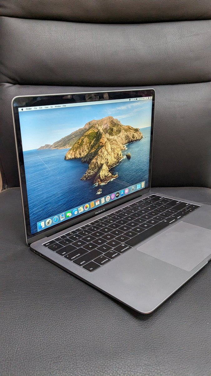 Get good quality laptops at an affordable price from @mobileshopug.

Macbook pro 2016 touchbar i5, 16gb ram, 512gb, 1,950,000 ugx . 

Macbook air 2019 i5, 8gb ram, 256gb 2,100,000 ugx.

Call or WhatsApp us at 0709744874.

#MOBILESHOPUG