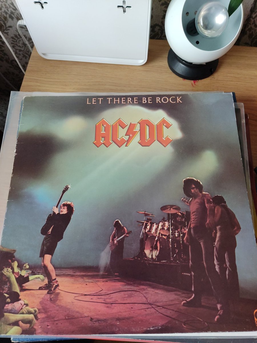 #NowPlaying #nowspinning #vinylcollection AC/DC 🔥 Let There Be Rock 🤟