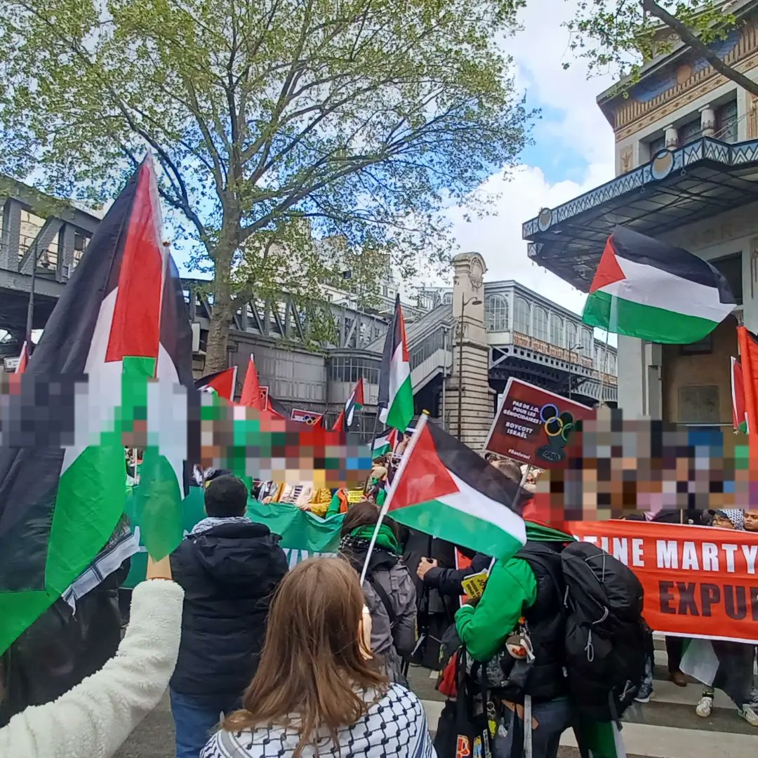 Asso_Antifa77's tweet photo. Nous étions présent.e.s hier à la marche contre le racisme et contre le massacre des palestiniens. 

Contre le racisme et la montée du fascisme organisez-vous  !

#77antifa #antifa #racisme #Gaza #palestine https://t.co/V1aaOhQeCO