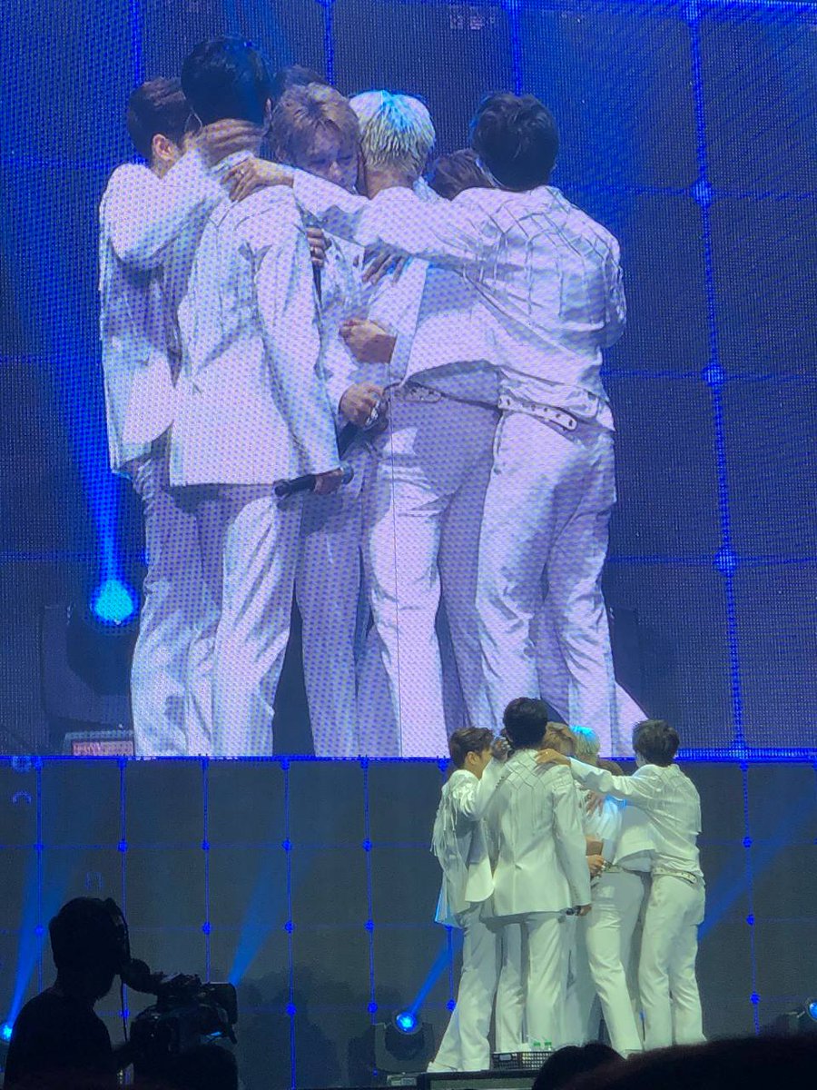 Anchors_GA's tweet photo. We challenge EVERYONE to share us your most memorable fangirling/fanboying photo.

HAPPY ANNIVERSARY ANCHORS

#Anchors1styrwithSeven
#HORI7ON #호라이즌
@HORI7ONofficial https://t.co/pVVA6CNFTg
