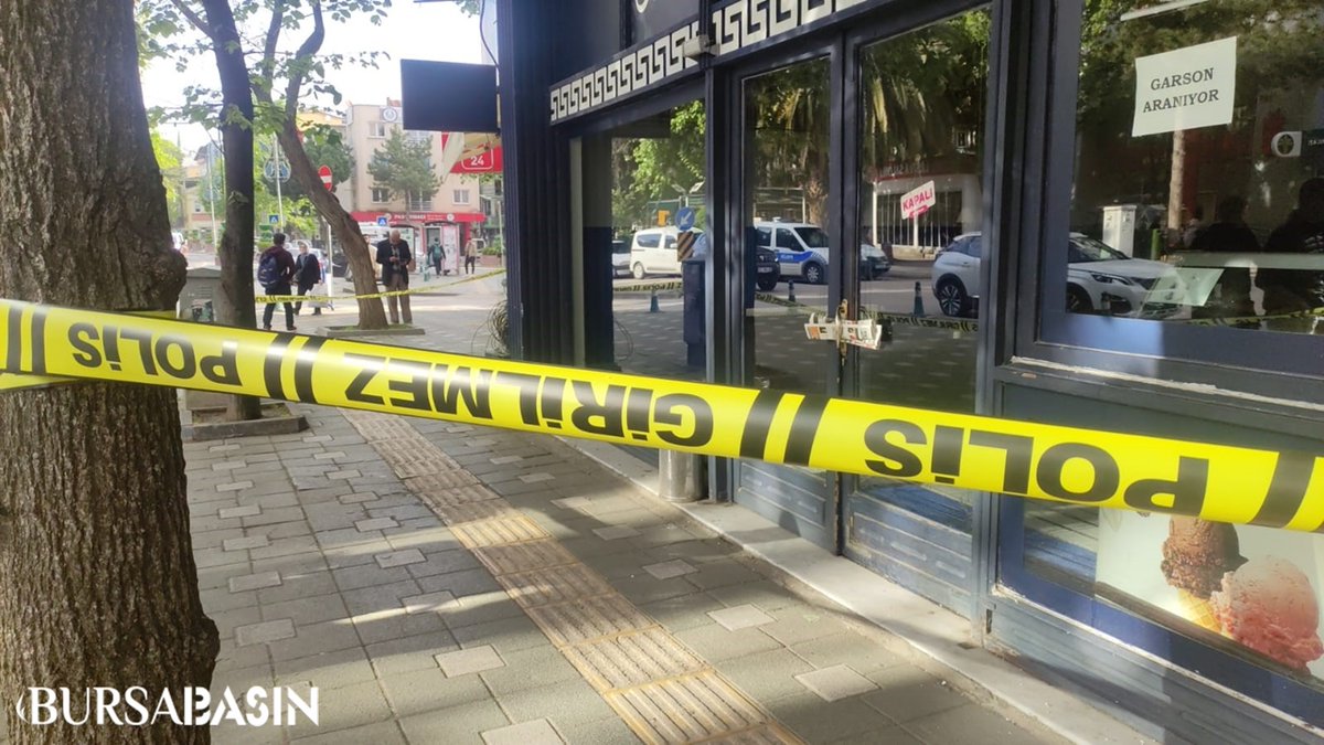 Orhangazi'de Çarşı İçinde Otomobilde Silahlı Saldırı 
Bursa'nın Orhangazi ilçesinde çarşı içinde meydana gelen olayda, park halindeki bir araçtan, aynı bölgeye gelen başka bir araca doğru silahla ateş açıldı.
bursabasin.com/orhangazide-ca…
#Bursa #Orhangazi #Silahlısaldırı #Otomobil…