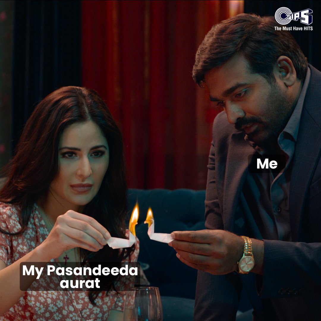 TipsFilmsInd's tweet photo. Alexa already playing “”pehli nazar mein”” in the background, pyaari samajh gayi!
#TipsFilms #TipsPunjabi #TipsMarathi #MerryChristmas #SrideviPrasanna #BajreDaSitta https://t.co/WFOg9TaWdO