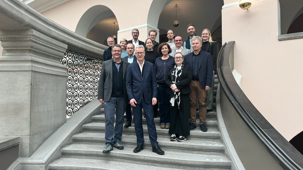 🇩🇪🇨🇭University leadership from @FU_Berlin 🏛️ and UZH⛰️ have met to strengthen their strategic partnership and university friendship. Discussions focused on regional studies, internationalization, and sustainability, deepening future collaborations. global.uzh.ch/en/global_univ…