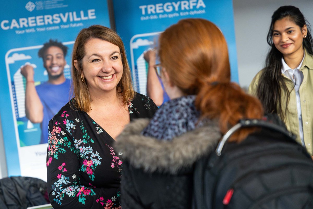 📢📆JOBS & VOLUNTEERING FAIR 📅Thursday, April 25th ⏲️11:00 AM - 1:00 PM 📍Dylan Thomas Centre, Swansea 👫Open to all students, graduates, and colleges linked to UWTSD Employers and organisations interested in attending should contact careers@uwtsd.ac.uk