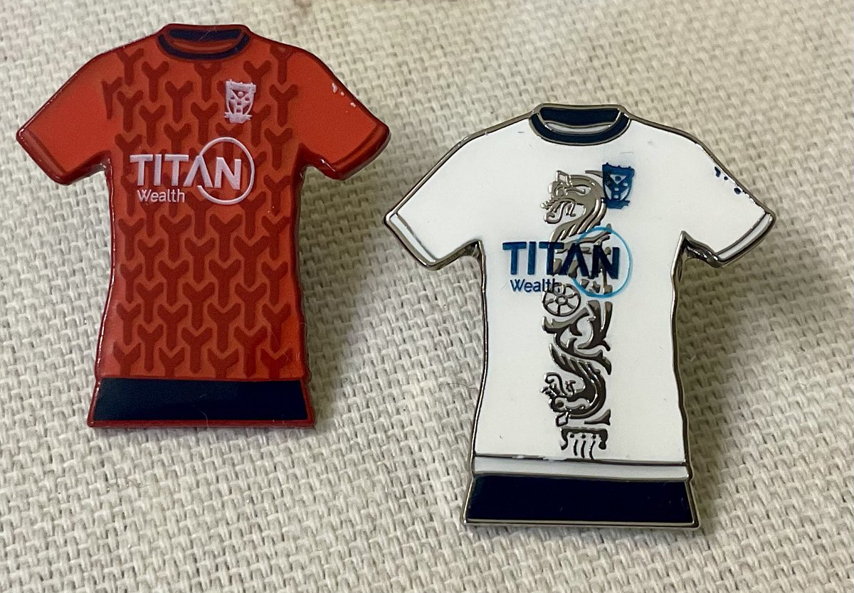 YORK CITY MERCHANDISE GIVEAWAY! 

In celebration of / relief at City retaining National League status I have six sets of Home / Away kit pin badges to giveaway. To enter simply Repost and Like this tweet and winners will be drawn at random on Friday #YCFC