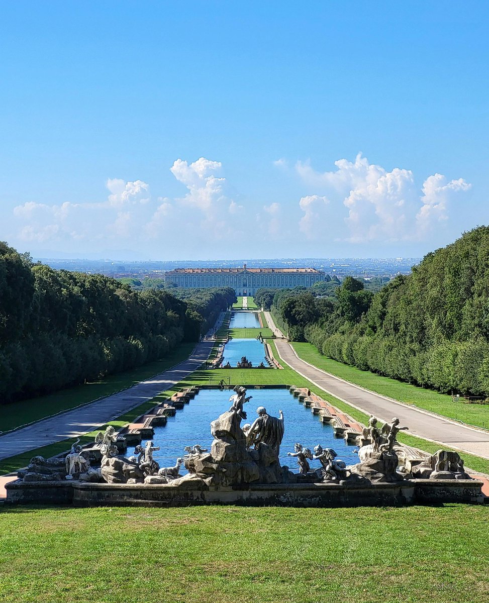 La perfezione della Reggia di Caserta 😍❤