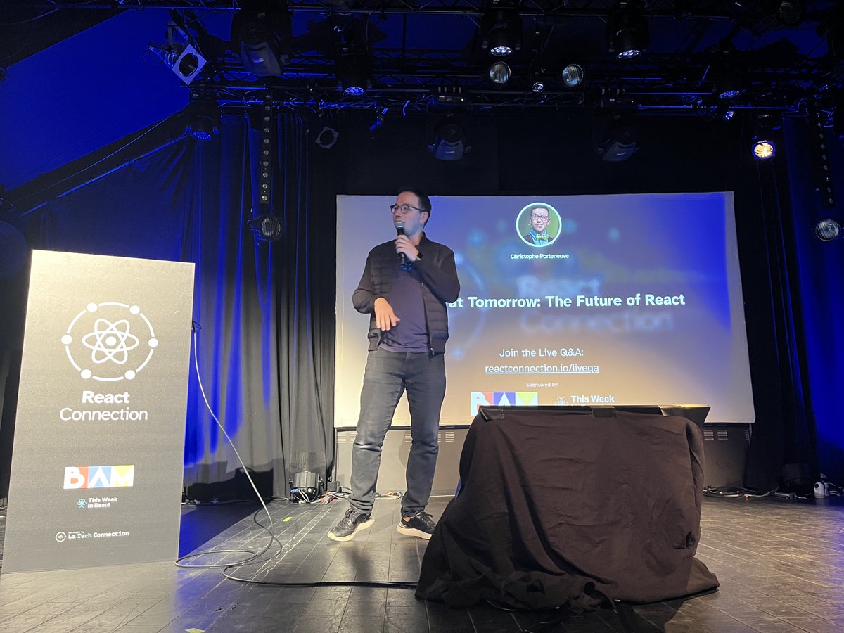 To finish this really great day at @reactconn, @porteneuve changes his role from MC to speaker, to talk about the future of React. #ReactConnection