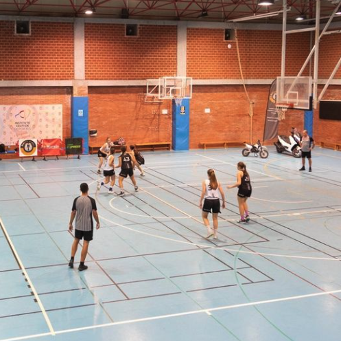 🏀 ¡Arranca el Torneo Bicentenario de la Policía Nacional en el Pabellón Antonio Campoamor! 🎉 Hoy a las 20:30, 'Policía Local' vs. 'UBC'. ¡No te lo pierdas!
🔥 Emoción en la cancha con más de 300 participantes. #FBC #TorneoBicentenarioPN #Baloncesto #Ceuta