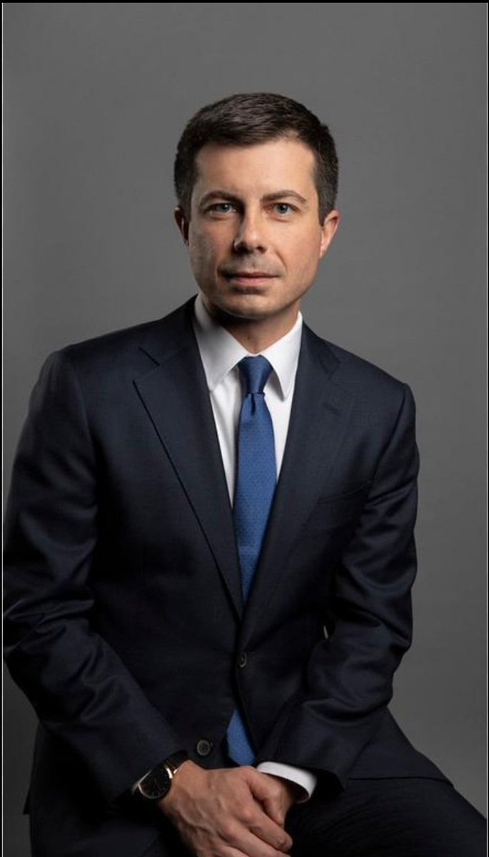 Who think Pete Buttigieg is a complete Shit-bag!?
