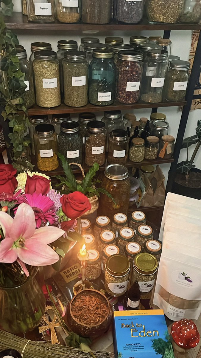 Restocking the apothecary.

medicinal mushroom teas, heart opening remedies, womb healing steams and teas, men’s sacral blends, respiratory blends, herbal ritual smokes, cord removal bath blends, and cleansing Florida water sprays.

handcrafted, organic herbal medicines.