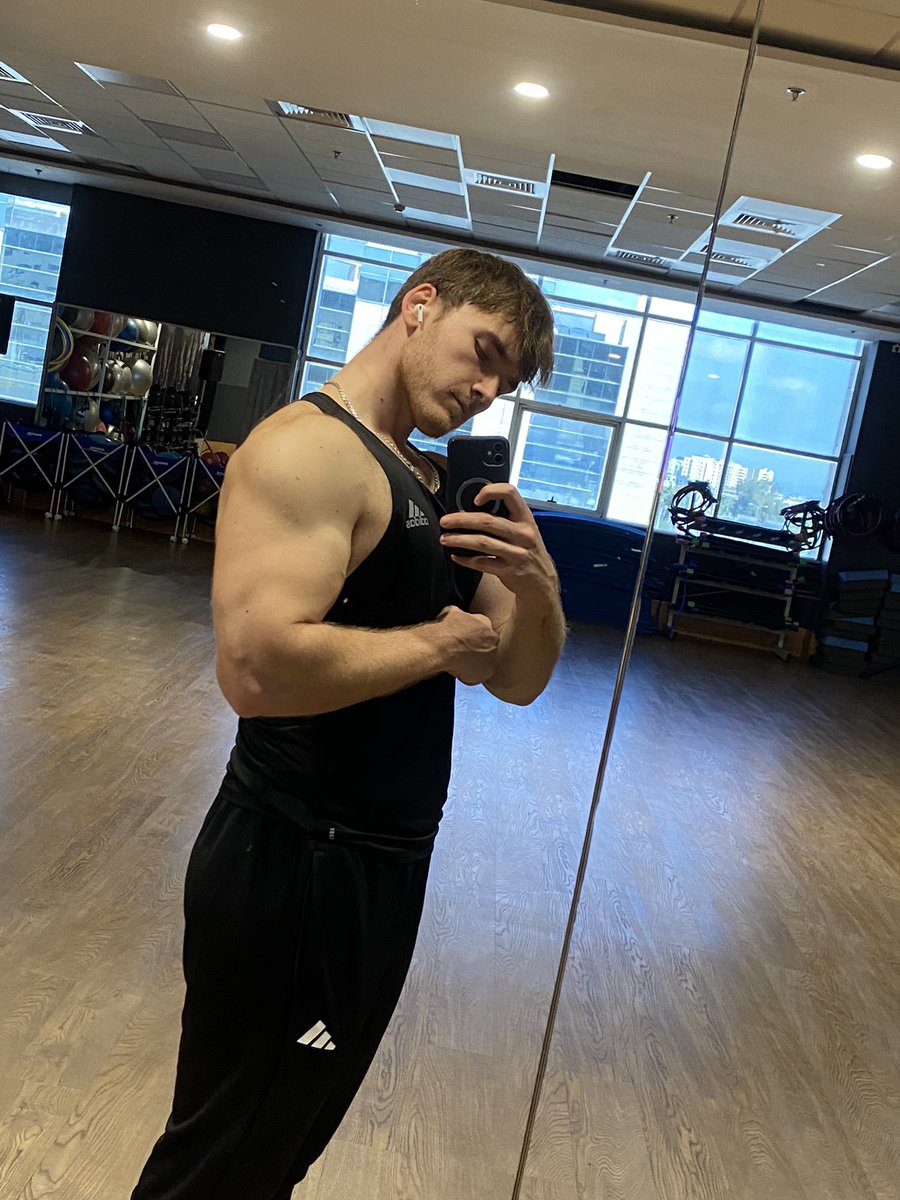 Ayo I forgot Twitter exists, bulk update.
Follow insta @ michael_exn 💙