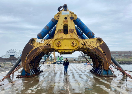 The claw arrived in Baltimore to help with the salvage efforts, no surprise it came up from Texas