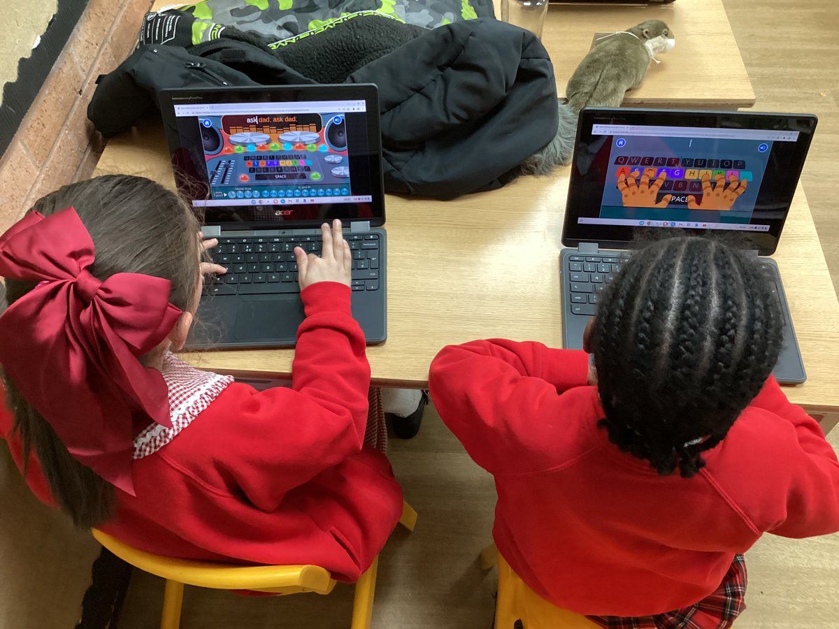 class4aspull's tweet image. In KS1 computing club, we have moved onto chrome books to practice our two handed keyboard typing #acpsComputing #acpsComputingClub