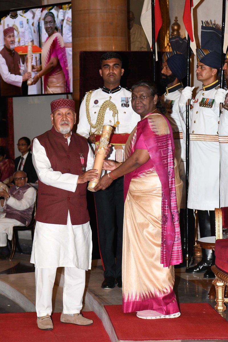 President Droupadi Murmu presents Padma Shri in the field of Literature &amp; Education to Dr. Yashwant Singh Kathoch. He is a well-known scholar who has done pioneering work on the history, archaeology, art and architecture of the Central Himalayan Region.