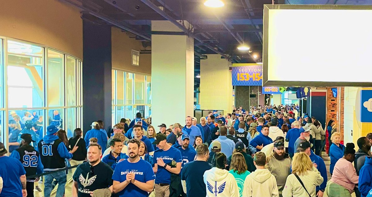 GentryHouseSTL's tweet photo. @asraza It’s beautiful to see the life & spirit we all know is there breathed back into this special building. #STLNFL #UFL @XFLBattlehawks https://t.co/EIsD6AfJke